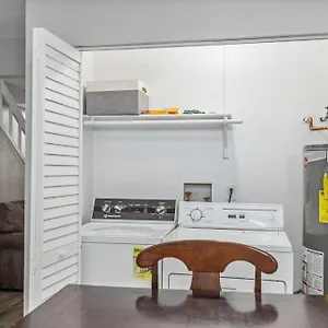 New! Convenient Location! Sleeps 8 Holiday home Denver